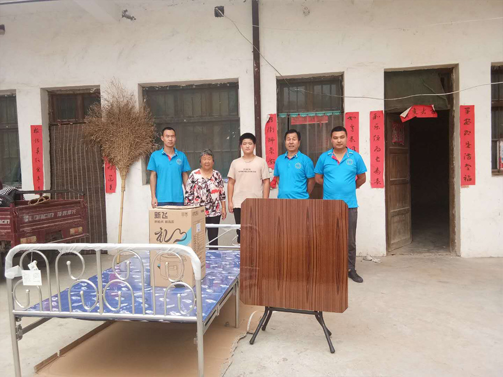 帮扶康店镇裴峪村贫困户王炎利